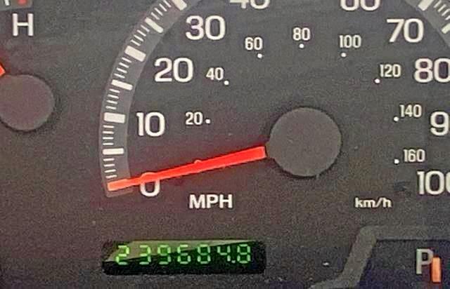 Photo 8 from auction – 2002 FORD EXPEDITION with VIN 1FMFU16L52L452593
