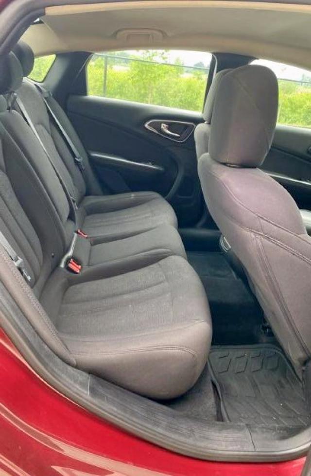 Photo 6 from auction – 2015 CHRYSLER 200 LIMITE with VIN 1C3CCCAG6FN525369