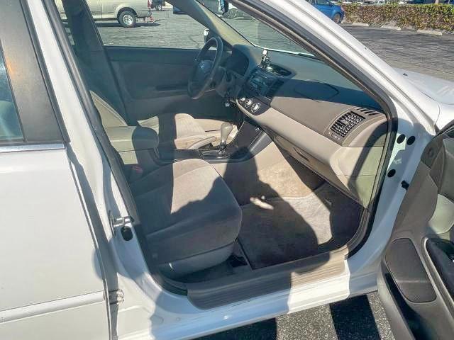Photo 5 from auction – 2005 TOYOTA CAMRY LE with VIN JTDBE32K353023885