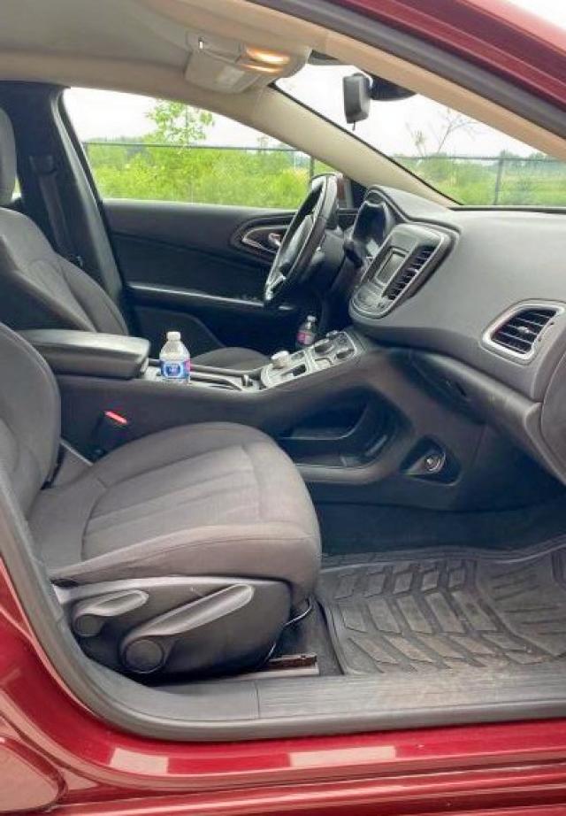Photo 5 from auction – 2015 CHRYSLER 200 LIMITE with VIN 1C3CCCAG6FN525369