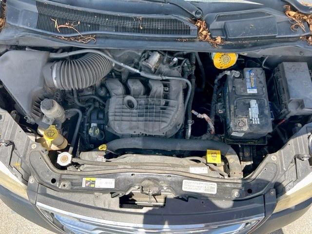 Photo 7 from auction – 2014 CHRYSLER TOWN & COU with VIN 2C4RC1BGXER343877