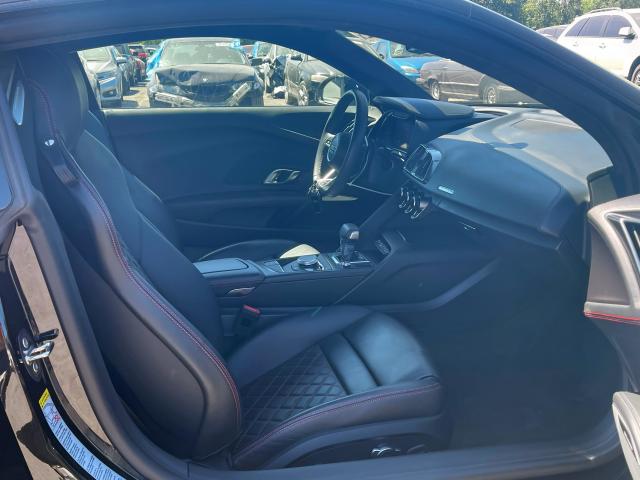 Photo 5 from auction – 2018 AUDI R8 5.2 QUA with VIN WUAEAAFX3J7900691