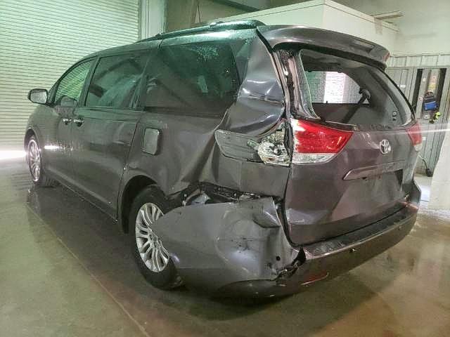 Photo 3 from auction – 2011 TOYOTA SIENNA XLE with VIN 5TDYK3DC8BS154622