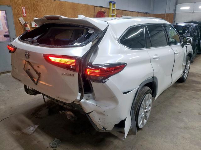 Photo 4 from auction – 2022 TOYOTA HIGHLANDER with VIN 5TDXBRCH3NS558444