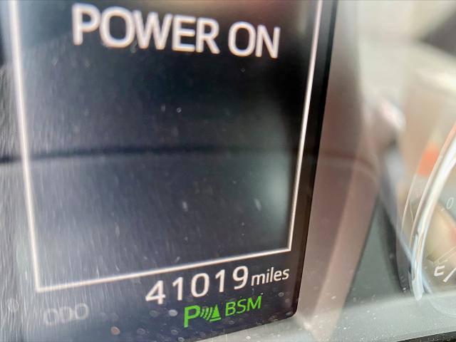 Photo 8 from auction – 2016 TOYOTA RAV4 LIMIT with VIN 2T3DFREV2GW489743