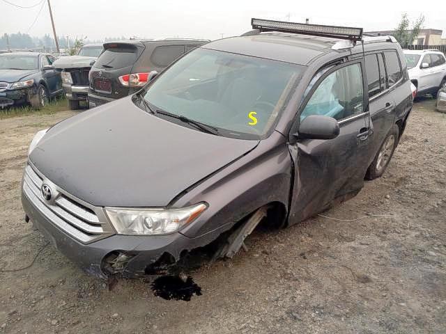 Photo 2 from auction – 2013 TOYOTA HIGHLANDER with VIN 5TDBK3EH4DS201759