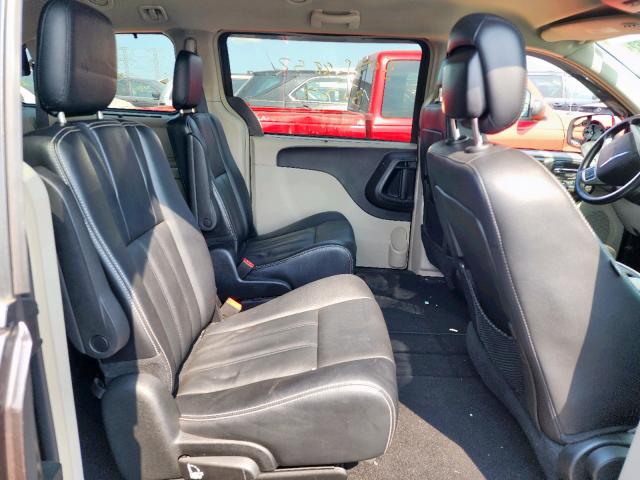 Photo 6 from auction – 2015 CHRYSLER TOWN & COU with VIN 2C4RC1BG1FR676101