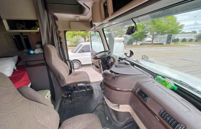 Photo 5 from auction – 2015 VOLVO VN VNL with VIN 4V4NC9EH8FN179310