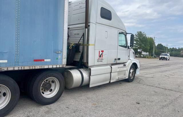 Photo 4 from auction – 2015 VOLVO VN VNL with VIN 4V4NC9EH8FN179310