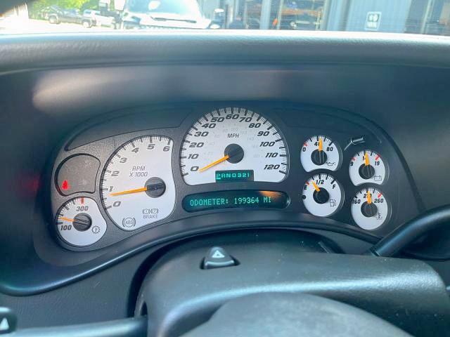 Photo 8 from auction – 2004 CHEVROLET SILVERADO with VIN 2GCEK19N641359609