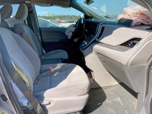 Photo 5 from auction – 2016 TOYOTA SIENNA LE with VIN 5TDKK3DC7GS744436