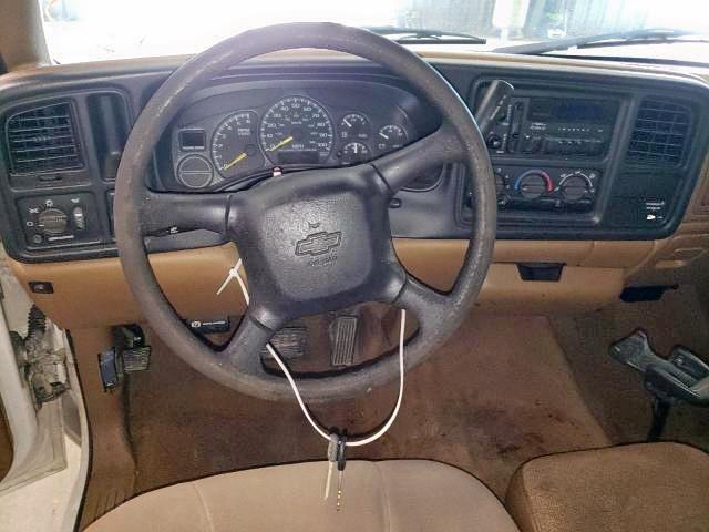 Photo 10 from auction – 2000 CHEVROLET SILVERADO with VIN 1GCEC14W8YZ303603