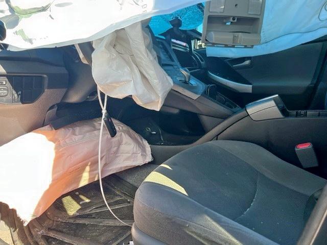 Photo 5 from auction – 2015 TOYOTA PRIUS with VIN JTDKN3DU6F1910134