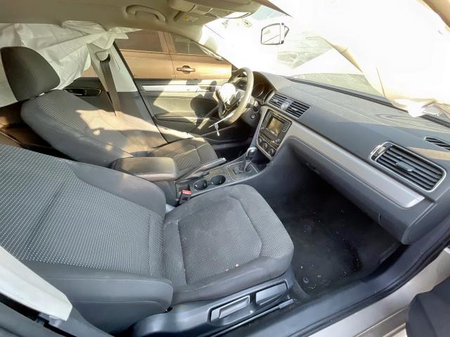 Photo 5 from auction – 2016 VOLKSWAGEN PASSAT S with VIN 1VWAS7A3XGC013375