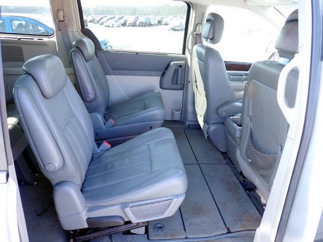 Photo 6 from auction – 2010 CHRYSLER TOWN & COU with VIN 2A4RR5DX0AR329414