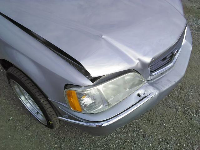 Photo 9 from auction – 2002 ACURA 3.5RL with VIN JH4KA96572C013213