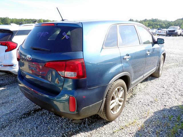 Photo 4 from auction – 2014 KIA SORENTO LX with VIN 5XYKT3A68EG447455
