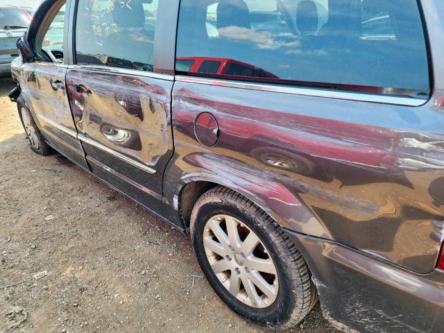 Photo 9 from auction – 2015 CHRYSLER TOWN & COU with VIN 2C4RC1BG1FR676101
