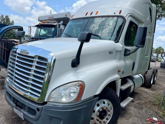 Photo 2 from auction – 2014 FREIGHTLINER CASCADIA 1 with VIN 3AKJGLDR9ESFK9759