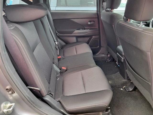 Photo 6 from auction – 2018 MITSUBISHI OUTLANDER with VIN JA4AD3A31JZ019909
