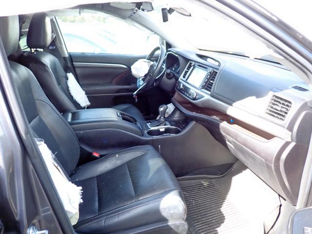 Photo 5 from auction – 2017 TOYOTA HIGHLANDER with VIN 5TDDZRFH6HS425014