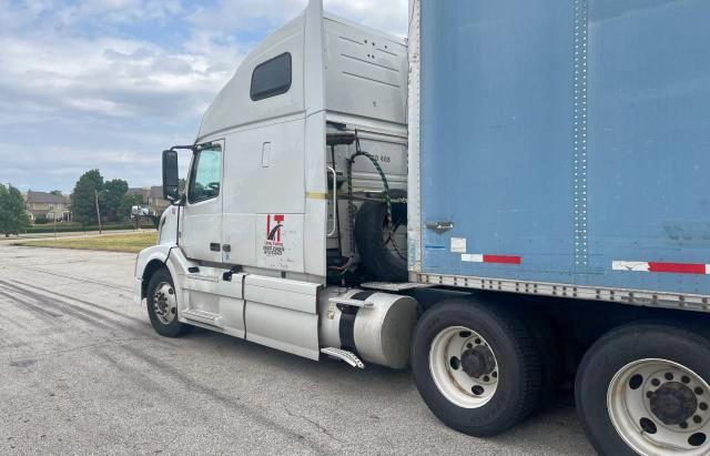 Photo 3 from auction – 2015 VOLVO VN VNL with VIN 4V4NC9EH8FN179310