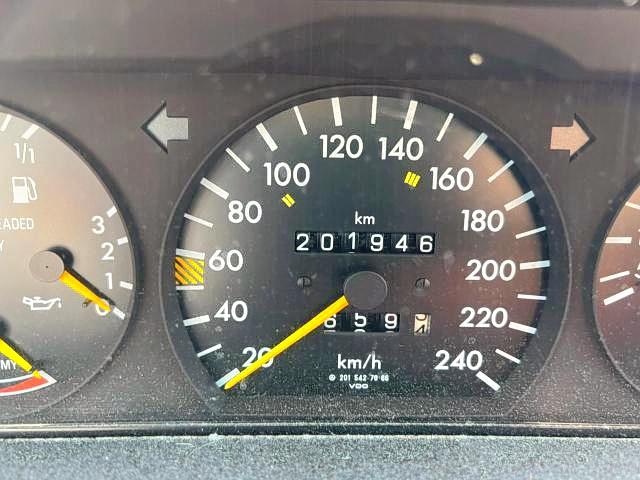 Photo 8 from auction – 1990 MERCEDES-BENZ 190 E 2.6 with VIN WDBDA29D8LF729914