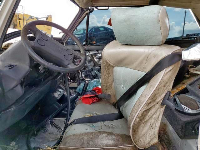 Photo 5 from auction – 1987 VOLKSWAGEN CABRIOLET with VIN WVWCA0150HK018776
