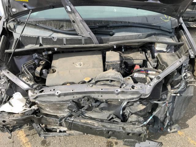 Photo 7 from auction – 2016 TOYOTA SIENNA XLE with VIN 5TDYK3DC4GS696176