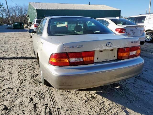 Photo 3 from auction – 1997 LEXUS ES 300 with VIN JT8BF28G1W5033880
