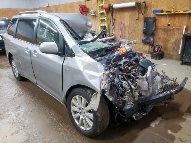 TOYOTA SIENNA LE 2017 with VIN 5TDJZ3DC8HS182751 - Photo from auction