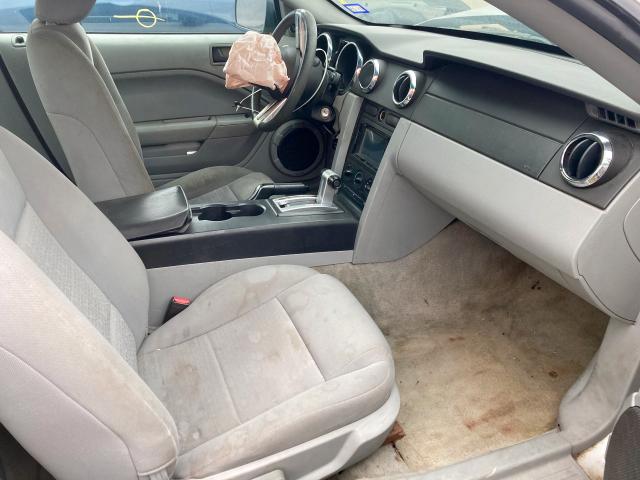 Photo 5 from auction – 2005 FORD MUSTANG with VIN 1ZVFT80N155136012