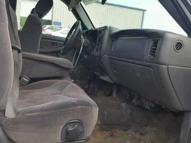 Photo 5 from auction – 2004 CHEVROLET SILVERADO with VIN 1GCHC24U74E152837