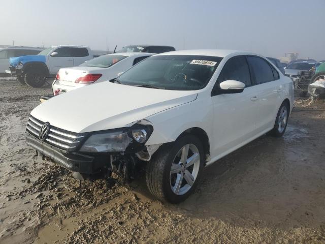 VOLKSWAGEN PASSAT S 2014 with VIN 1VWAT7A39EC050685 - Photo from auction