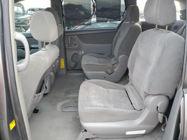 Photo 11 from auction – 2004 TOYOTA SIENNA CE with VIN 5TDZA23C34S181572