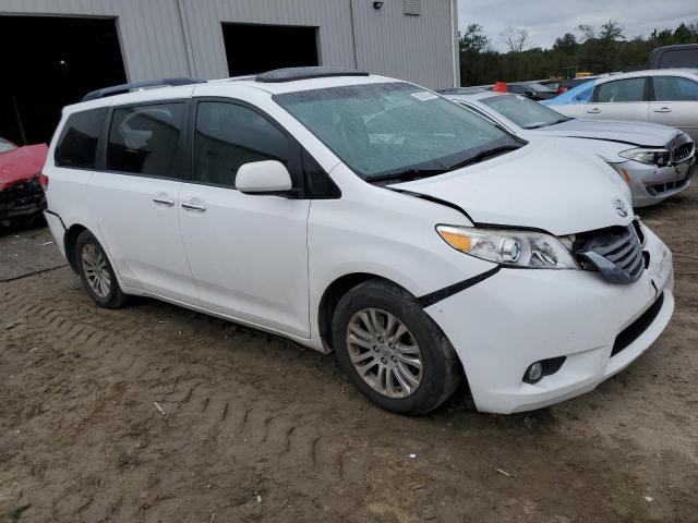 Photo 4 from auction – 2013 TOYOTA SIENNA XLE with VIN 5TDYK3DC4DS285503
