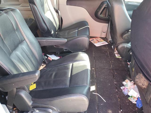 Photo 11 from auction – 2014 CHRYSLER TOWN & COU with VIN 2C4RC1CG4ER372533