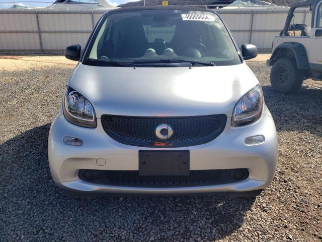 Photo 5 from auction – 2017 SMART FORTWO with VIN WMEFJ5DA4HK177210