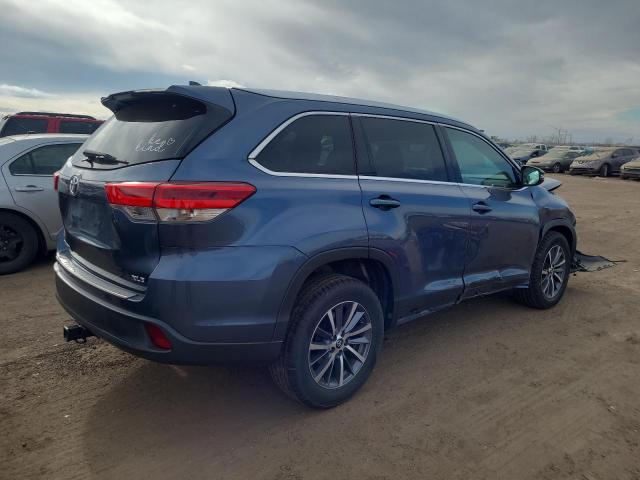 Photo 3 from auction – 2018 TOYOTA HIGHLANDER with VIN 5TDKZRFH5JS236285