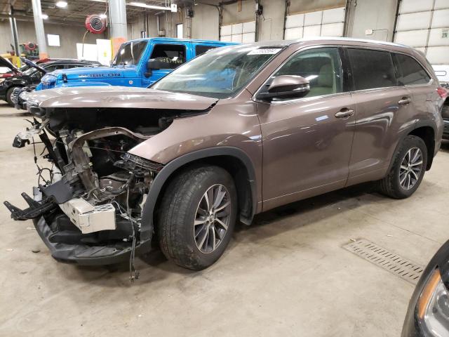 TOYOTA HIGHLANDER 2017 with VIN 5TDJZRFH3HS366636 - Photo from auction