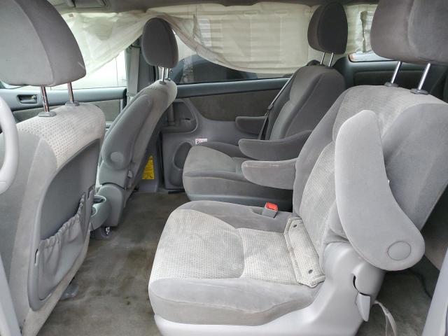 Photo 11 from auction – 2010 TOYOTA SIENNA CE with VIN 5TDKK4CC4AS289852