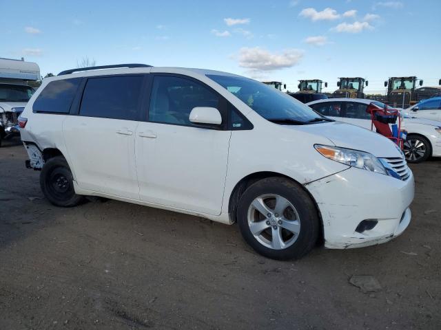 Photo 4 from auction – 2017 TOYOTA SIENNA LE with VIN 5TDKZ3DCXHS844138
