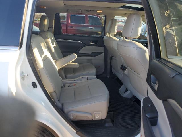 Photo 11 from auction – 2017 TOYOTA HIGHLANDER with VIN 5TDDGRFH9HS023736