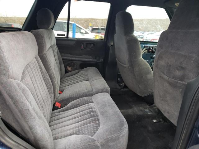 Photo 10 from auction – 2001 CHEVROLET BLAZER with VIN 1GNDT13W112219853