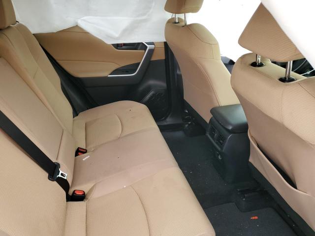 Photo 11 from auction – 2022 TOYOTA RAV4 LE with VIN JTMLWRFV2ND142370