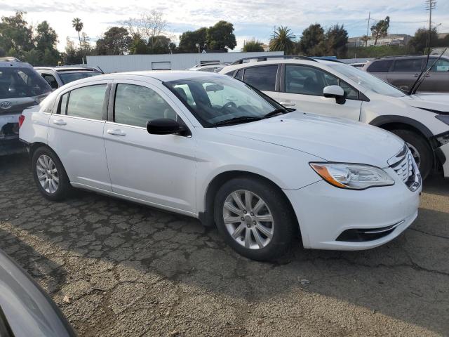 Photo 4 from auction – 2013 CHRYSLER 200 TOURIN with VIN 1C3CCBBG5DN659022