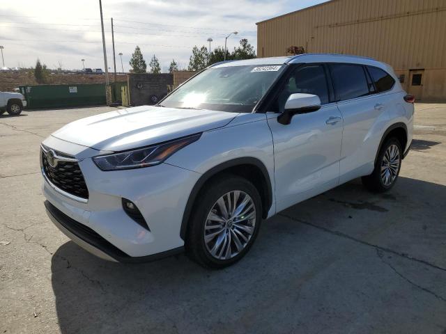 TOYOTA HIGHLANDER 2022 with VIN 5TDFZRAH3NS106875 - Photo from auction