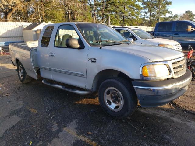 Photo 4 from auction – 2000 FORD F150 with VIN 1FTRX17W0YNC37959