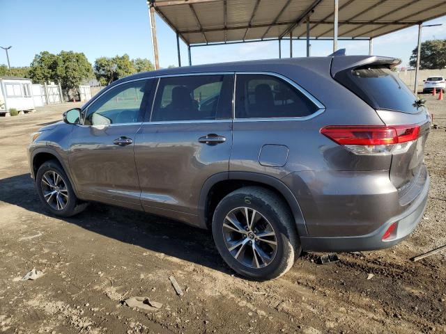 Photo 2 from auction – 2017 TOYOTA HIGHLANDER with VIN 5TDZZRFH7HS203863
