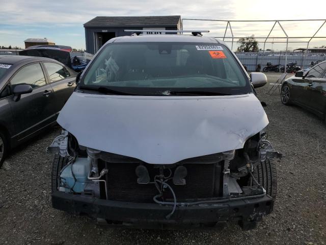 Photo 5 from auction – 2018 TOYOTA SIENNA XLE with VIN 5TDYZ3DC4JS925099